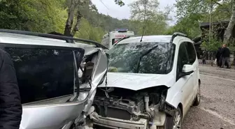 Adana'da Trafik Kazası: Cenazeden Dönen Aile Üyesi Nöbet Geçirerek Kaza Yaptı