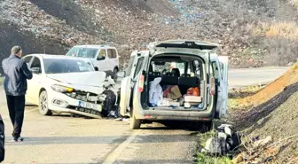 Şırnak'ta Kafa Kafaya Çarpışma: 3 Yaralı