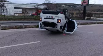 Ankara'da Kontrolden Çıkan Otomobil Takla Attı: 3 Yaralı