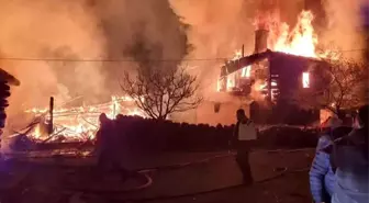 Ankara'nın Çamlıdere İlçesinde Yangın: 4 Ev ve 2 Samanlık Yok Oldu