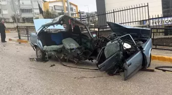 Tokat'ta Kontrolü Kaybeden Araç, Kaldırımdaki Demir Korkuluğa Çarptı