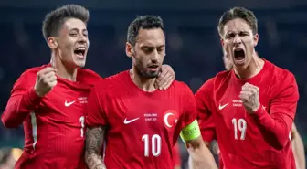 Kenan Yıldız, seccade ile camiye gitti