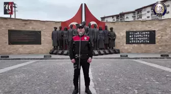 Sivas'ta Polislerden Anlamlı Klip: 180. Yıl Etkinliği