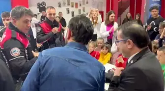 Öğrencilerden Polisi Şaşırtan Kutlama