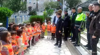 Anaokulu Öğrencileri Polis Haftası Kapsamında Emniyet Amirliği'ni Ziyaret Etti