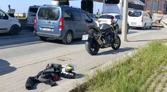 Antalya'da Motosiklet Yaya Geçidine Çarptı