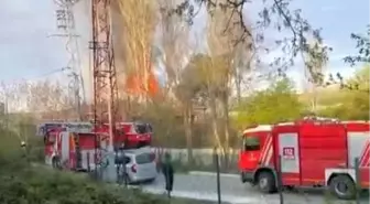 Arnavutköy'de Gecekondu Yangını: İtfaiye Hızla Müdahale Etti