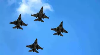 Bolu semalarında F-16 uçakları saygı uçuşu gerçekleştirdi