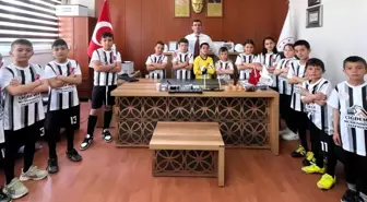 Hayırsever İşadamı Ali Sarı, Forma Olmayan Öğrencilere Destek Oldu