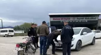 Osmaniye'de Trafik Kazası: Motosikletli İki Kişi Yaralandı