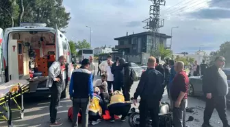 Antalya'da trafik kazası: Motosikletle tur aracı çarpıştı, bir yaralı