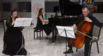24. Afyonkarahisar Klasik Müzik Festivali'nde Çekya'dan Ars Essendi Üçlüsü Performans Sergiledi