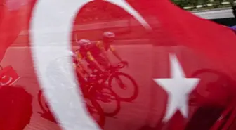 Alpecin-Deceuninck Takımından Tibor Del Grosso, Türkiye Bisiklet Turu'nda İlk Etap Galibiyetini Aldı