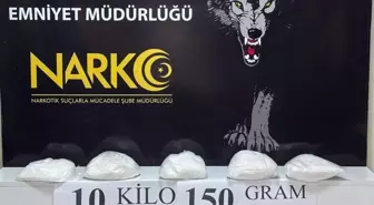 Adana'da Uyuşturucu Operasyonunda 10 Kilo Metamfetamin Ele Geçirildi
