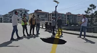 Afyonkarahisar'da Yolda Çökme Olayı