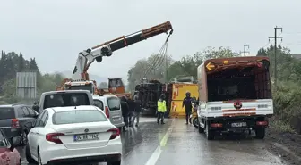 Anadolu Otoyolu'nda Tır Devrildi, Ulaşımda Aksamalar Yaşandı