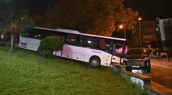 Ankara'da Freni Boşalan İşçi Servisi Park Halindeki Araçlara Çarptı