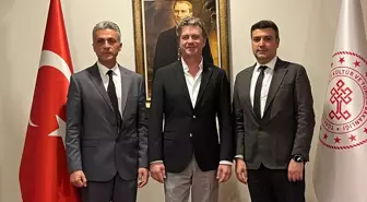 Antalya Devlet Opera ve Balesi'nde Yeni Dönem: Özgür Aslan Göreve Başladı