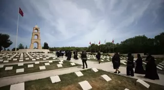 Azerbaycanlı şehit aileleri Tarihi Gelibolu Yarımadası'nı gezdi