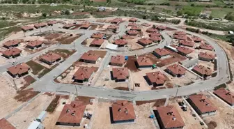 Depremzedeler İçin Modern Köy Projesi Tamamlandı