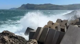 Amasra'da Şiddetli Rüzgar Hayatı Olumsuz Etkiledi