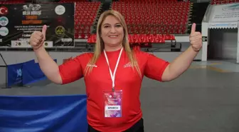 Aynur Bozdemir, Bilek Güreşi Türkiye Şampiyonası'nda 16. kez birinci oldu