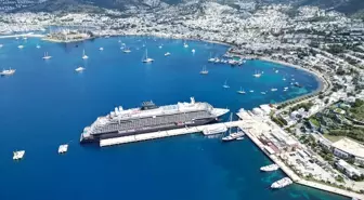 Bodrum'a Lüks Kruvaziyer ile 590 Yolcu Geldi
