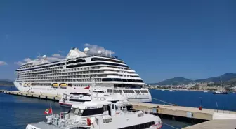 Bodrum'a 'Seven Seas Splendor' Kruvaziyeri ile 720 Turist Geldi