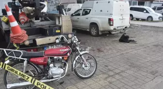 Bozyazı'da Elektrikli Bisikletle Motosiklet Çarpıştı: İki Yaralı