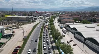 İnegöl'de Tır ve Otomobil Çarpıştı: Sürücü Yaralandı