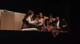 Ulusal İşçi Tiyatroları Festivali'nde 'Çığ' Oyunu Sahnelendi