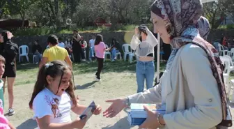 ÇOMÜ Öğrencilerinden Çınarlı İlkokulu'nda Çocuk Şenliği