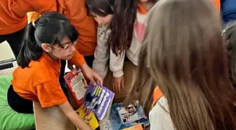 Öğretmenden Örnek Davranış: Gelibolu'dan Doğubayazıt'a Kitap ve Oyuncak Gönderimi