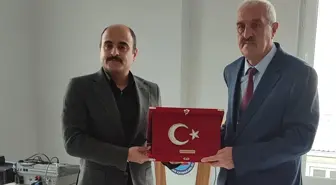 Resul Acar, Emekli Olduğu İçin Mesai Arkadaşlarına Veda Etti