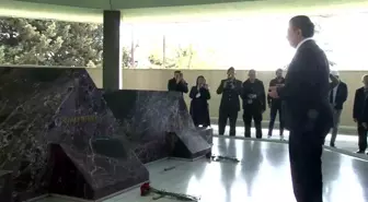 Cumhurbaşkanı Yardımcısı Cevdet Yılmaz, Adnan Menderes'in kabrini ziyaret etti