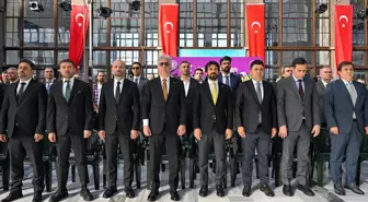 Devlet Tiyatroları'nın raylar üzerindeki tiyatrosu 'Vagon Sahne' yola çıktı