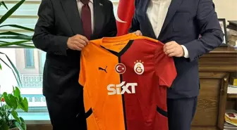 Dursun Özbek'ten Kayak Federasyonu Başkanı Şahin'e Ziyaret