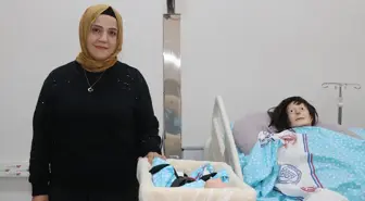 Erzurum'da Ebe, Sezaryenle Doğum Yapan Anneler İçin Özel Emzirme Beşiği Geliştirdi