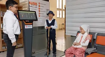 Emirdağ'da Nüfusmatik Cihazı Tiyatro Gösterisi ile Tanıtıldı