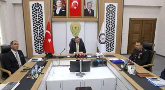 Erzurum Valisi Çiftçi, Sahipsiz Köpek Sorununa Dikkat Çekti