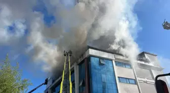 Esenyurt'ta Tekstil Atölyesinde Yangın Çıktı