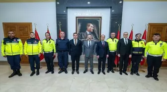 Eskişehir Valisi Aksoy, Trafik Personeline Başarı Belgesi Verdi