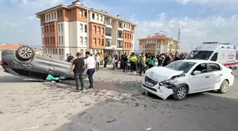 Gaziantep'te İki Otomobilin Çarpışması: 9 Yaralı