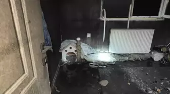 Balıkesir'de Apartmanda Yangın: Kedi Kurtarıldı