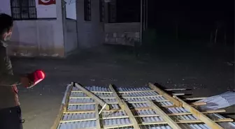 Hakkari'de Şiddetli Rüzgar Evlerin Çatılarını Söküp Götürdü