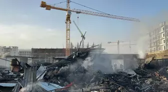 Kırıkhan'daki İnşaat Şantiyesindeki Yangın Söndürüldü
