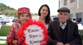 69 Yaşında Kına Gecesi: Emine Teyzenin Hayali Gerçekleşti