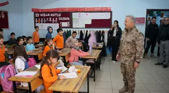 Emniyet Müdürü'nden Öğrenciye Doğum Günü Sürprizi