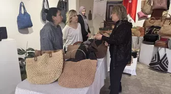 Ev Hanımı Necla Özçelik, Hasır Çanta İle Ekonomiye Katkı Sağlıyor