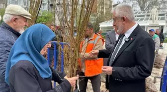 Isparta Belediyesi'nden 180 Bin Meyve Fidanı Dağıtımı